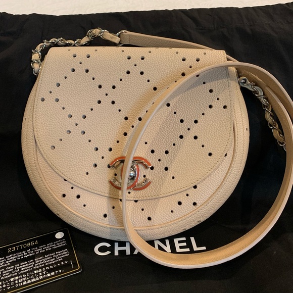 Chanel CC caviar perforated crossbody bag pristine - Picture 5 of 6